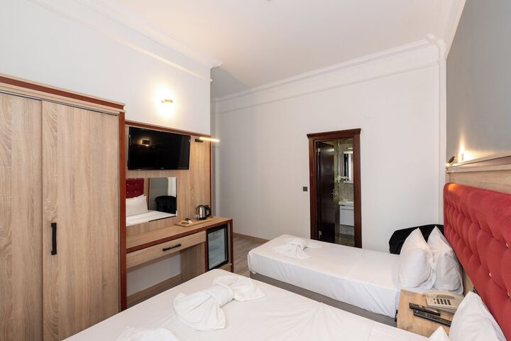 Room 30 of 76