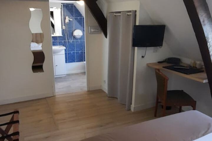 Room 10 of 74