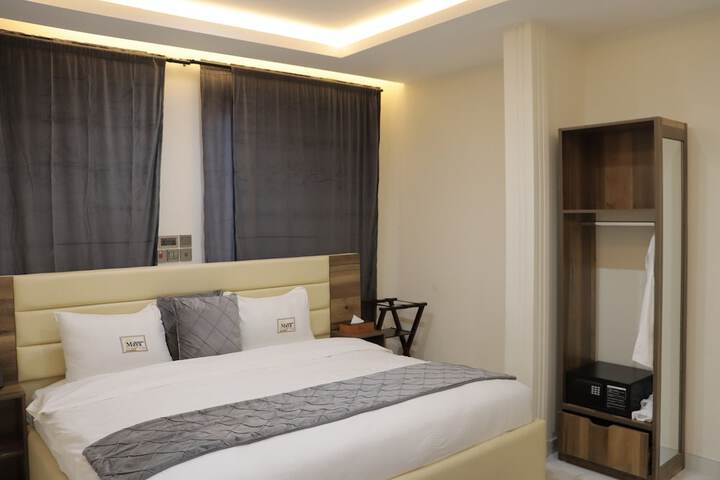 Room 16 of 111
