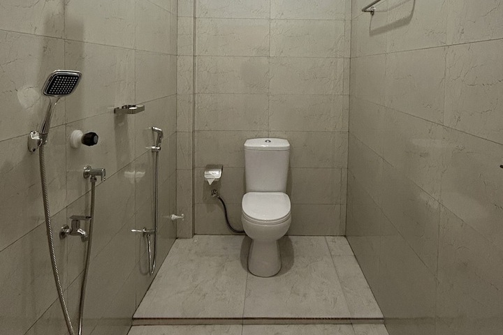 Room 7 of 11