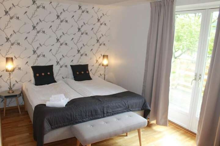 Room 32 of 68