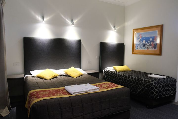Room 37 of 169