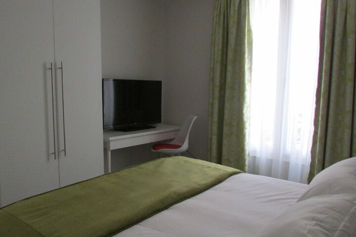 Room 10 of 46