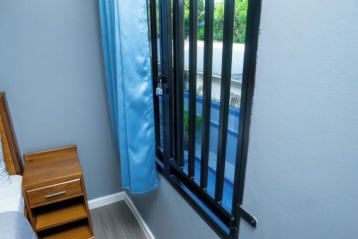 Room 6 of 72