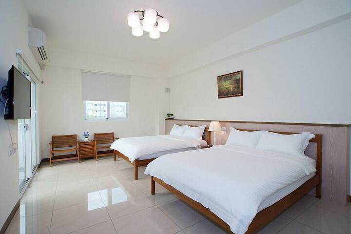 Room 8 of 53