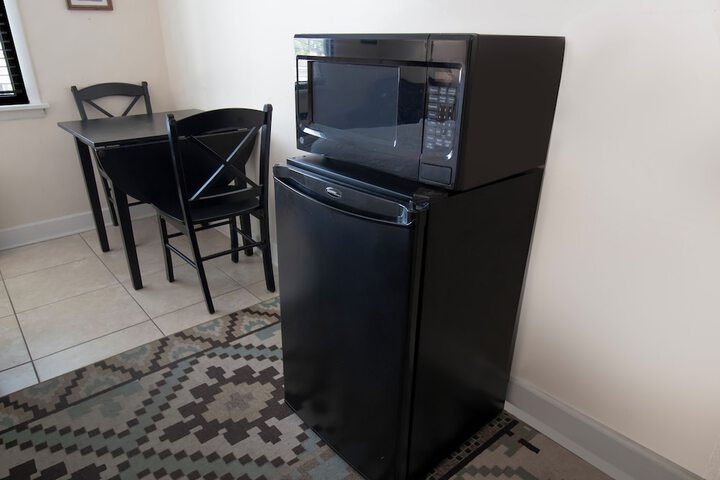 Mini-refrigerator