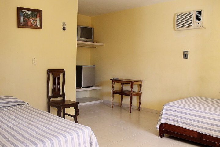 Room 2 of 28