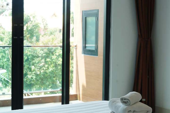 Room 51 of 140