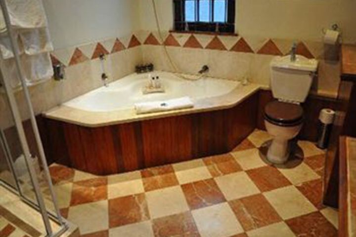 Room 4 of 26