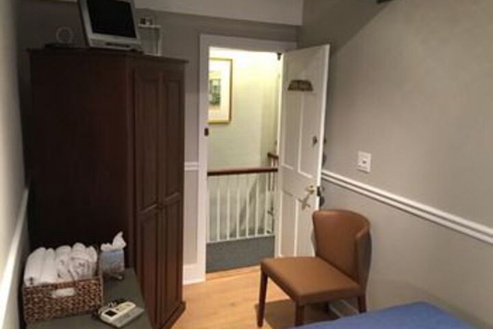 Room 18 of 42