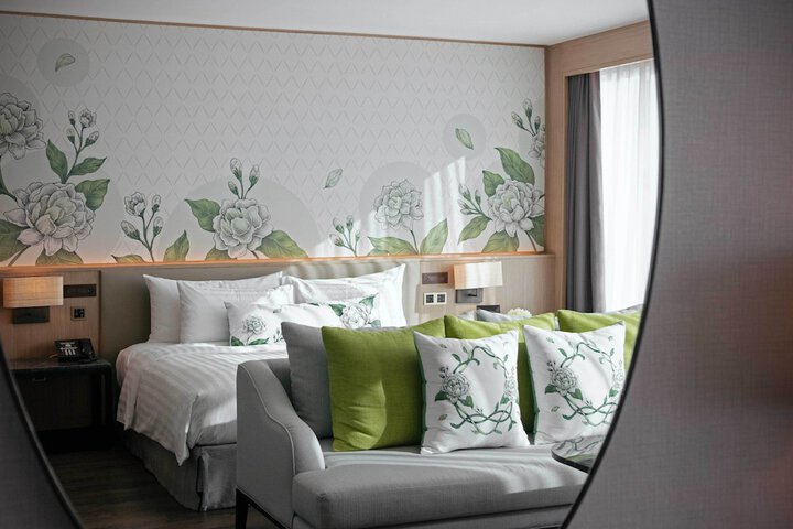 Room 26 of 165