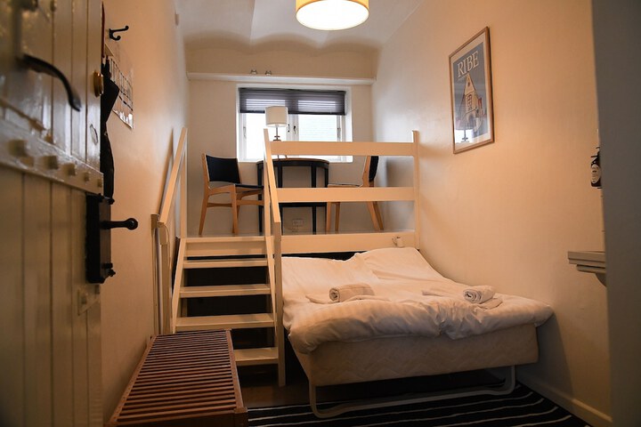 Room 17 of 47