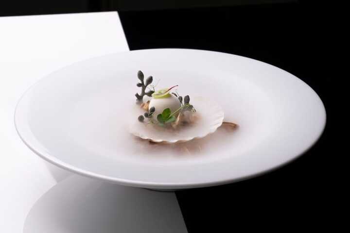 Dining 33 of 63