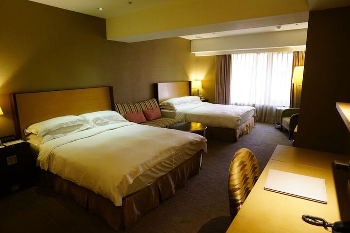 Room 23 of 69