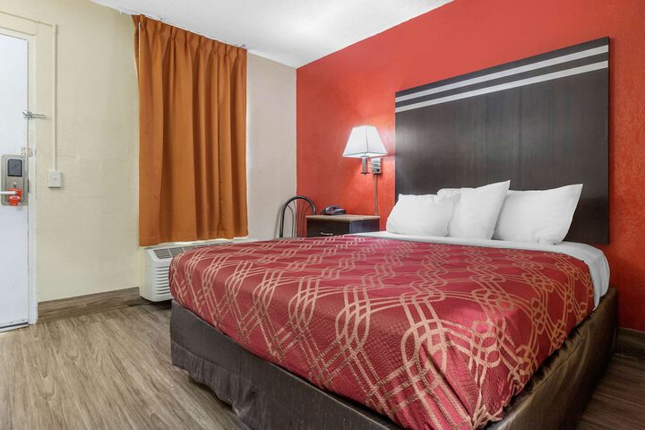 2 Double Beds (9 of 17)
