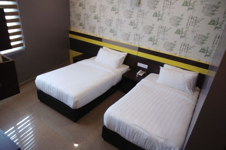 Room 14 of 34