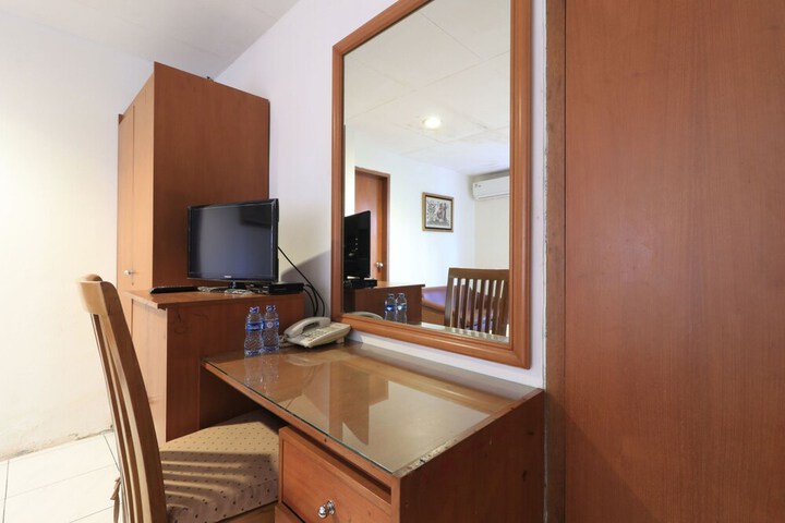 Room 9 of 25