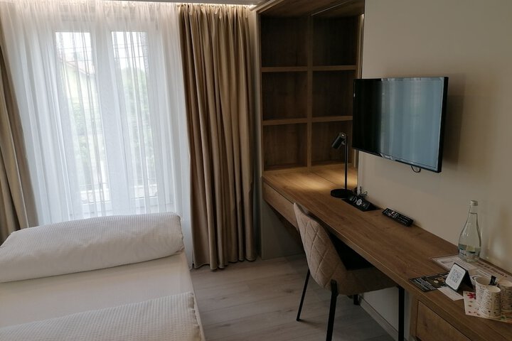 Room 2 of 13