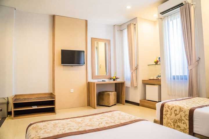 Room 16 of 40