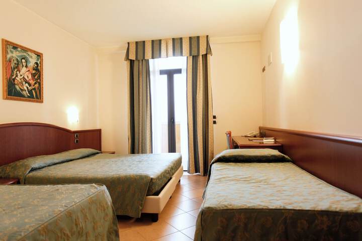 Room 9 of 74