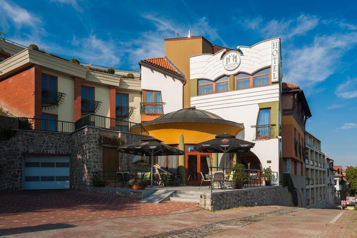 Hotel 60 of 61