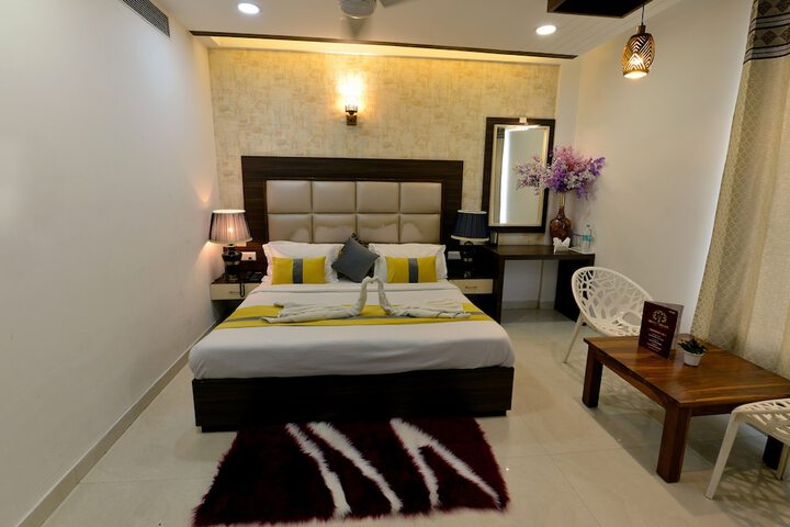 Room 18 of 48