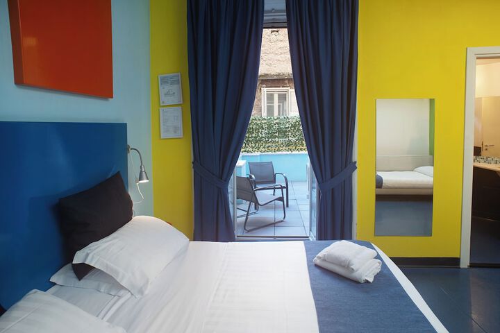 Room 82 of 144