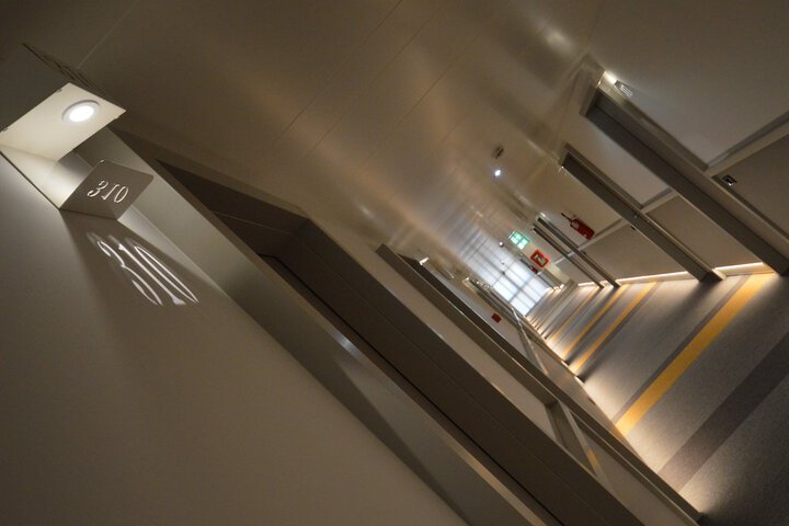 Ballroom/Hall 25 of 28