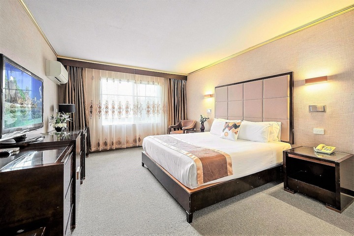 Room 7 of 40