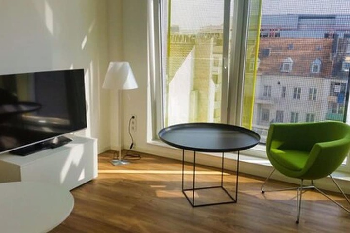Room 15 of 48