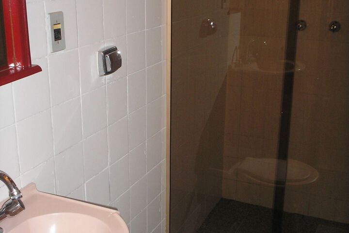 Room 3 of 70