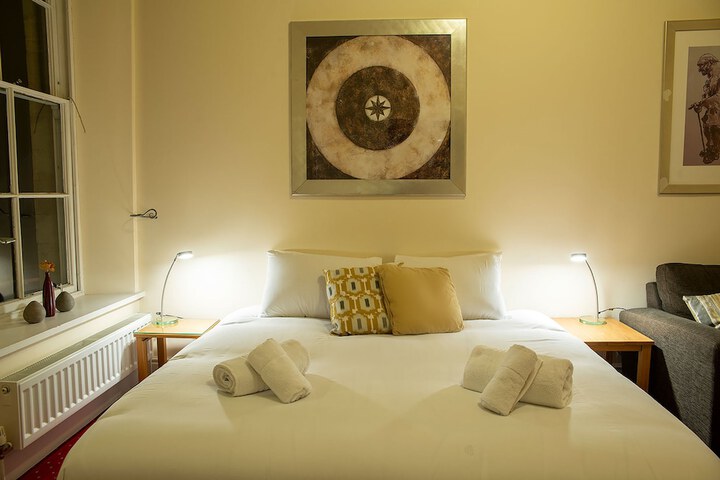 Room 25 of 73