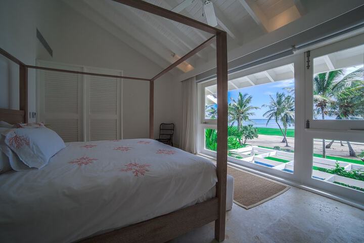 Room 8 of 35