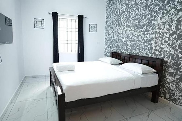 Room 9 of 22