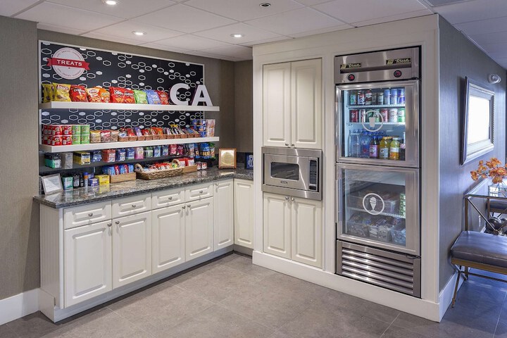 Snack bar