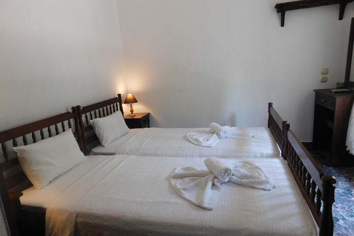 Room 44 of 93