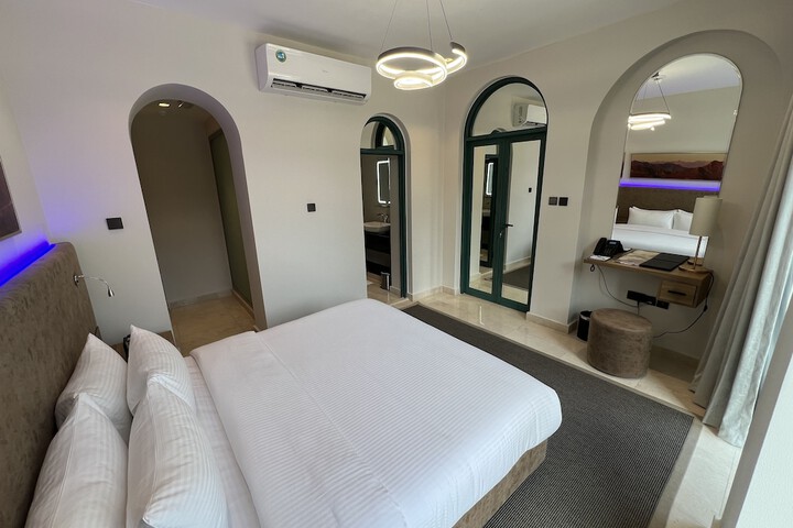 Room 8 of 79