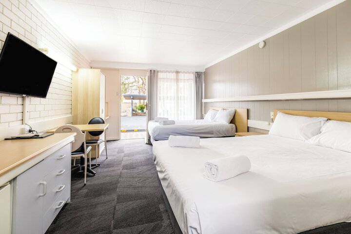 Room 5 of 20