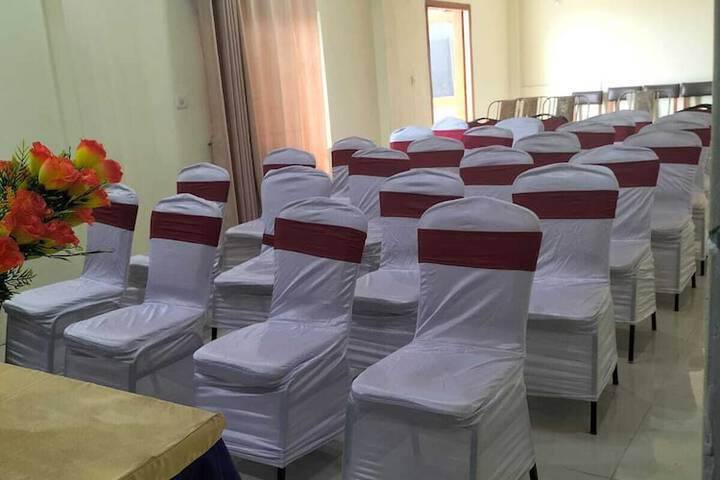 Ballroom/Hall 22 of 27