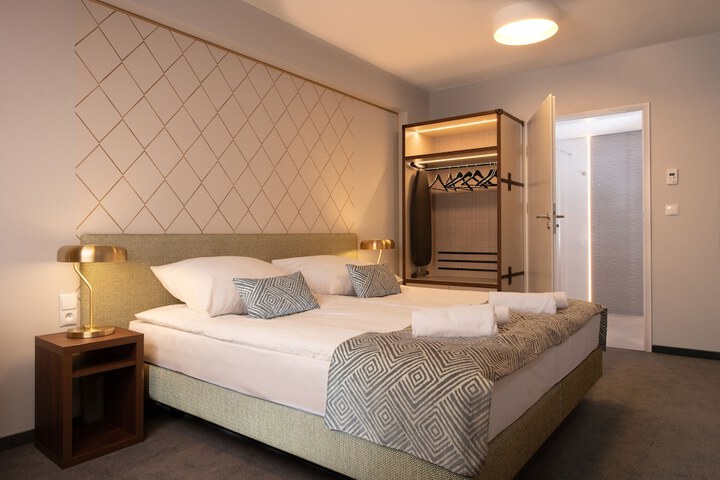 Room 34 of 70
