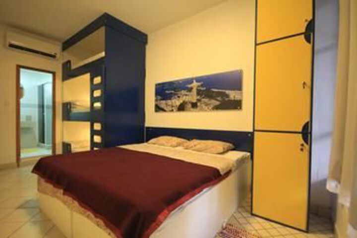 Room 13 of 22