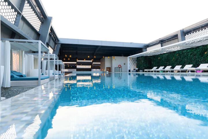 Pool 49 of 79