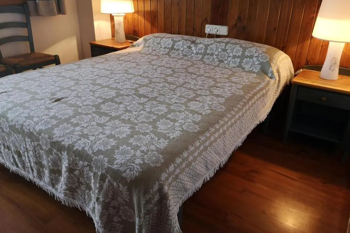 Room 2 of 4