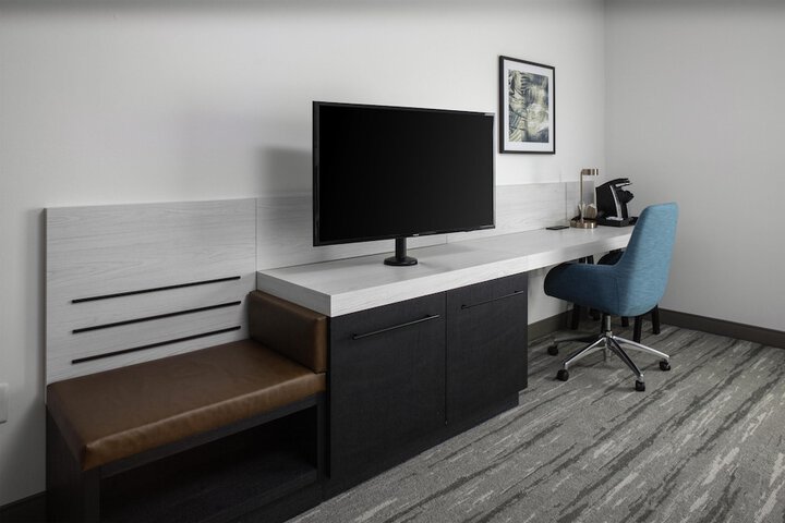 Room 17 of 44
