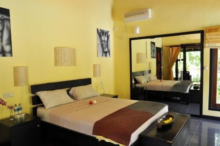 Room 6 of 37