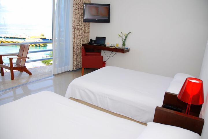 Room 12 of 44