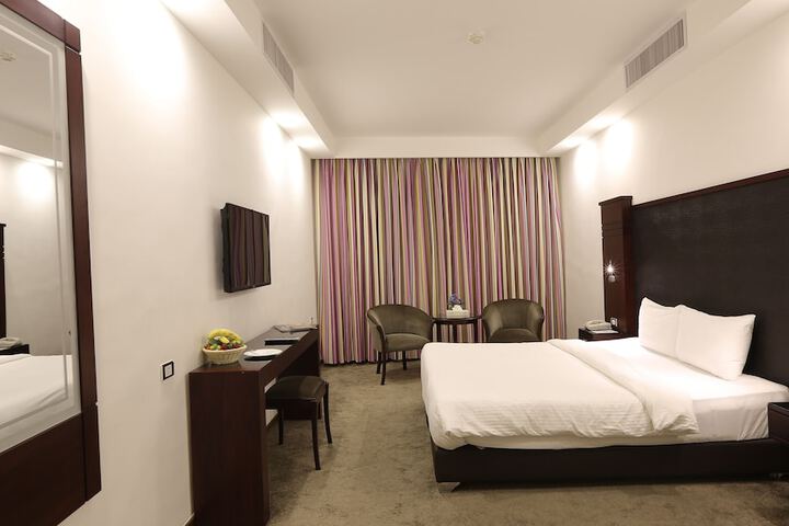 Room 28 of 59