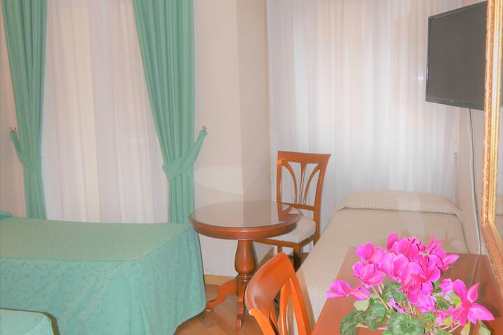 Room 29 of 201