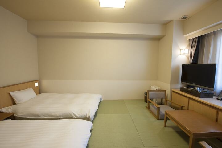 Room 7 of 57