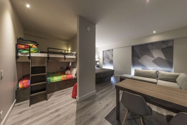 Room 30 of 104